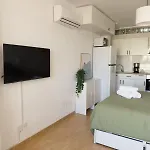 Апартаменты Modern & Bright In The Heart Of Нерха